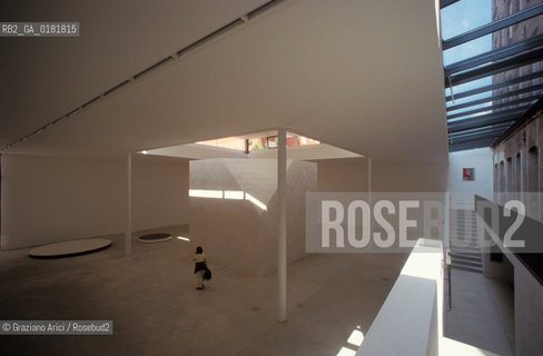 (GERMANIA) BERLINO 1999 : GALLERIA IN SOPHIENSTRASSE  - ©Graziano Arici/Rosebud2 / GEO