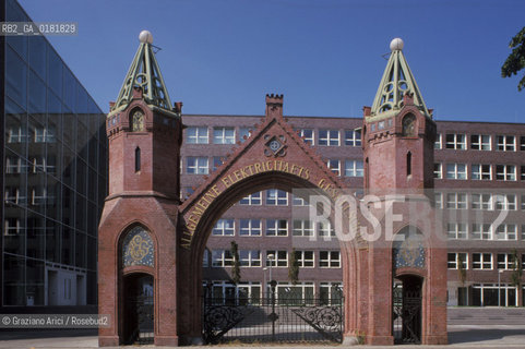 (GERMANIA) BERLINO 1999 : FABBRICA AEG   - ©Graziano Arici/Rosebud2 / GEO / ARCHEOLOGIA INDUSTRIALE / ARCHITETTURA / PETER BEHRENS