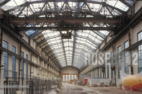 (GERMANIA) BERLINO 1999 : FABBRICA AEG   - ©Graziano Arici/Rosebud2 / GEO / ARCHEOLOGIA INDUSTRIALE / ARCHITETTURA / PETER BEHRENS