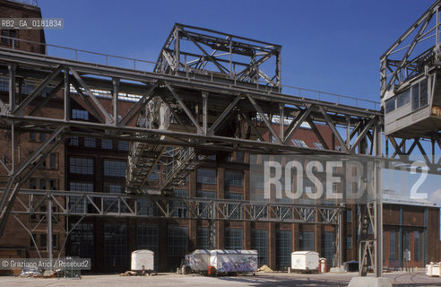 (GERMANIA) BERLINO 1999 : FABBRICA AEG   - ©Graziano Arici/Rosebud2 / GEO / ARCHEOLOGIA INDUSTRIALE / ARCHITETTURA / PETER BEHRENS