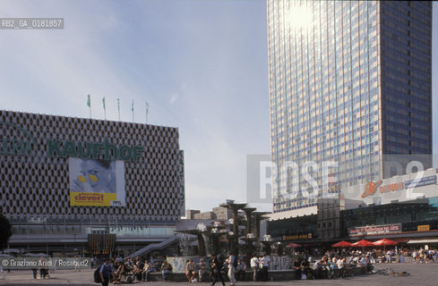 (GERMANIA) BERLINO 1999 : ALEXANDERPLATZ    - ©Graziano Arici/Rosebud2 / GEO