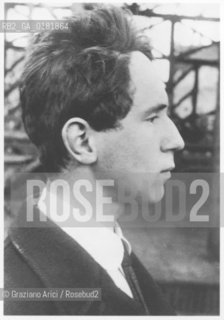 BERTHOLD BRECHT - AUGSBURG 1916 - REPRODUCTED BY Graziano Arici/Rosebud2 -. IL PAGAMENTO DI DIRITTI  DI QUESTA IMMAGINE E RELATIVO SOLO AL LAVORO DI RIPRODUZIONE E ARCHIVIAZIONE DELLA STESSA. .TUTTI I DIRITTI DI RIPRODUZIONE SPETTANO ALLAKADEMIE DER KUNSTE DI BERLINO E AL FOTOGRAFO FRIEDRICH FOHRER AL QUALE LUTILIZZATORE DI QUESTA IMMAGINE DEVE OBBLIGATORIAMENTE RIVOLGERSI PER IL RELATIVO PAGAMENTO DEI DIRITTI. .LA PUBBLICAZIONE DI QUESTA IMMAGINE IMPLICA LEFFETTUAZIONE DI QUESTO OBBLIGO.