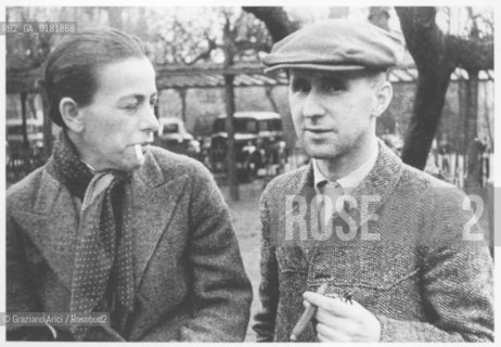 BERTHOLD BRECHT CON HELENE WEIGEL - COPENHAGEN 1936 - REPRODUCTED BY Graziano Arici/Rosebud2 -. IL PAGAMENTO DI DIRITTI  DI QUESTA IMMAGINE E RELATIVO SOLO AL LAVORO DI RIPRODUZIONE E ARCHIVIAZIONE DELLA STESSA. .TUTTI I DIRITTI DI RIPRODUZIONE SPETTANO ALLAKADEMIE DER KUNSTE DI BERLINO E AL FOTOGRAFO MORDECAI GORELIK AL QUALE LUTILIZZATORE DI QUESTA IMMAGINE DEVE OBBLIGATORIAMENTE RIVOLGERSI PER IL RELATIVO PAGAMENTO DEI DIRITTI. .LA PUBBLICAZIONE DI QUESTA IMMAGINE IMPLICA LEFFETTUAZIONE DI QUESTO OBBLIGO.