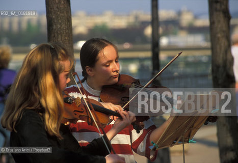 GERMANIA (SASSONIA) DRESDA :  MUSICISTI SULLA TERRAZZA DI BRUHL - © 1994 Graziano Arici/Rosebud2 / GEO