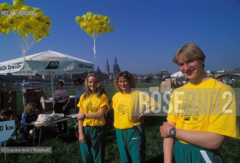 GERMANIA (SASSONIA) DRESDA : MANIFESTAZIONE SPORTIVA SULLELBA  - © 1994 Graziano Arici/Rosebud2 / GEO