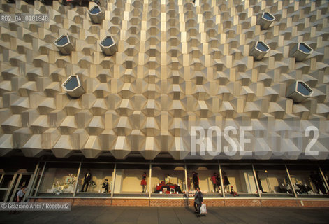 GERMANIA (SASSONIA) DRESDA : GRANDE MAGAZZINO SULLA PRAGERSTRASSE   - © 1994 Graziano Arici/Rosebud2 / GEO /