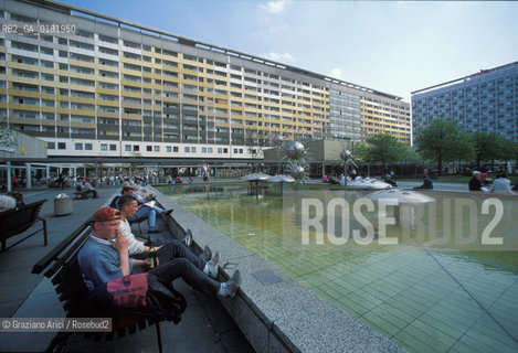 GERMANIA (SASSONIA) DRESDA : LA PRAGERSTRASSE  - © 1994 Graziano Arici/Rosebud2 / GEO /