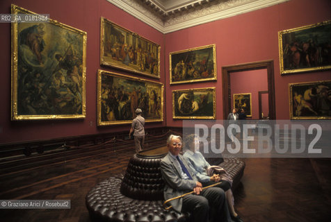 GERMANIA (SASSONIA) DRESDA : LO ZWINGER - ALTE MEISTERN PYNAKOTEK  - © 1994 Graziano Arici/Rosebud2 / GEO / MUSEO