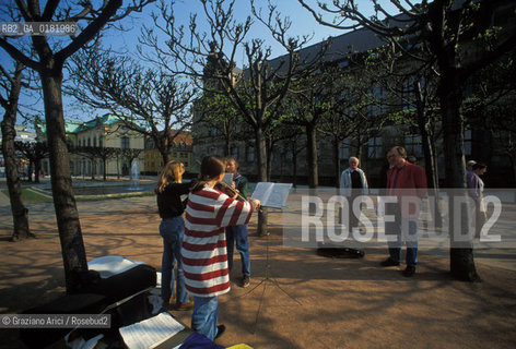 GERMANIA (SASSONIA) DRESDA :  MUSICISTI SULLA TERRAZZA DI BRUHL - © 1994 Graziano Arici/Rosebud2 / GEO