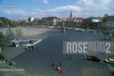 GERMANIA (TURINGIA) ERFURT : PIAZZA DEL DUOMO  - © 1994 Graziano Arici/Rosebud2 / GEO