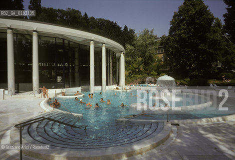 GERMANIA ( BADEN-WURTTEMBERG ) BADEN-BADEN : LE TERME CARACALLA    - © 1996 Graziano Arici/Rosebud2 / GEO /  TERME / ACQUA