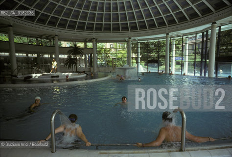 GERMANIA ( BADEN-WURTTEMBERG ) BADEN-BADEN : LE TERME CARACALLA    - © 1996 Graziano Arici/Rosebud2 / GEO /  TERME / ACQUA