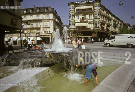 GERMANIA ( BADEN-WURTTEMBERG ) BADEN-BADEN : LEOPOLDSPLATZ    - © 1996 Graziano Arici/Rosebud2 / GEO /  TERME / ACQUA