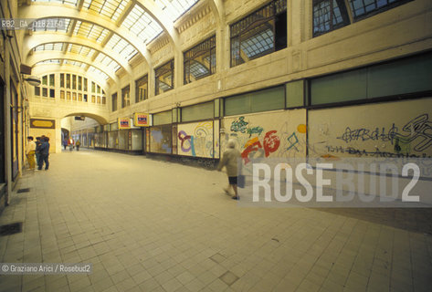 GERMANIA ( SASSONIA ) GOERLITZ : LA STRASSBURGERGALERIE - POCHI ANNI FA CENTRO DI ACQUISTI    © 1996 Graziano Arici/Rosebud2 / GEO