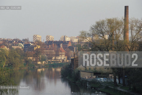 POLONIA , ZGORZELEC  : PANORAMA DEL FIUME NEISSE    © 1994 Graziano Arici/Rosebud2  / GEO