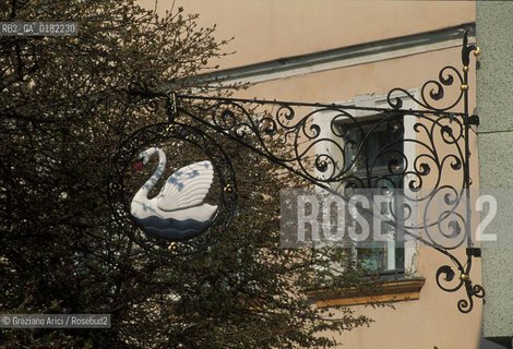 GERMANIA (TURINGIA) WEIMAR  :LA TAVERNA ZUM WEISSEN SCHWAN  - © 1994 Graziano Arici/Rosebud2 / GEO / INSEGNA