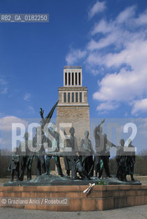 GERMANIA (TURINGIA) WEIMAR  : CAMPO DI CONCENTRAMENTO E DI STERMINIO DI BUCHENWALD - MONUMENTO COMMEMORATIVO - © 1994 Graziano Arici/Rosebud2 / GEO / EBREI
