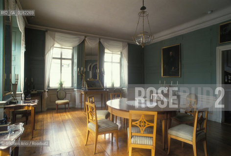 GERMANIA (TURINGIA) WEIMAR  :IL WITTUMPALAST DELLA DUCHESSA ANNA AMALIA - IL SALOTTO E LA TAVOLA ROTONDA - © 1994 Graziano Arici/Rosebud2 / GEO