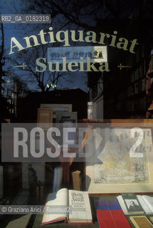 GERMANIA (TURINGIA) WEIMAR  : NEGOZIO DI LIBRI ANTICHI  - © 1994 Graziano Arici/Rosebud2 / GEO