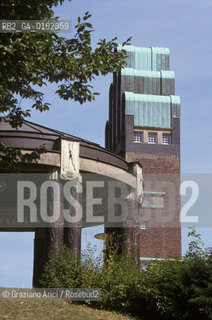 GERMANIA ( ASSIA ) DARMSTADT : IL MATHILDEHOLE CON LA HOCHZEITSTURM DI JOSEPH OLBRICH   - © 1996 Graziano Arici/Rosebud2 / GEO /  ARCHITETTURA MODERNA / SECESSIONE