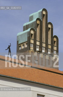 GERMANIA ( ASSIA ) DARMSTADT : IL MATHILDEHOLE CON LA HOCHZEITSTURM DI JOSEPH OLBRICH   - © 1996 Graziano Arici/Rosebud2 / GEO /  ARCHITETTURA MODERNA / SECESSIONE