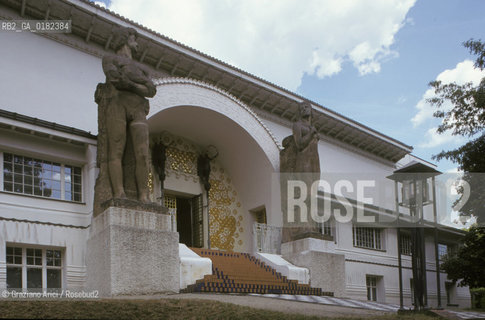 GERMANIA ( ASSIA ) DARMSTADT : LA ERNST-LUDWIG-HAUS DI JOSEPH OLBRICH  - © 1996 Graziano Arici/Rosebud2 / GEO /  ARCHITETTURA MODERNA / SECESSIONE