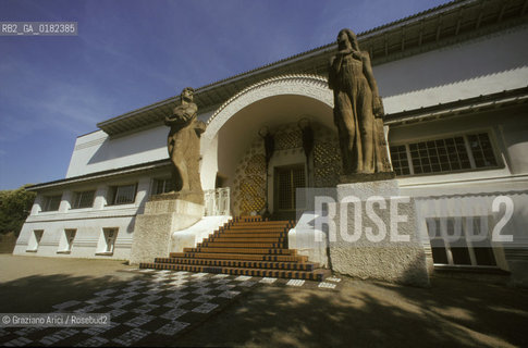 GERMANIA ( ASSIA ) DARMSTADT : LA ERNST-LUDWIG-HAUS DI JOSEPH OLBRICH  - © 1996 Graziano Arici/Rosebud2 / GEO /  ARCHITETTURA MODERNA / SECESSIONE