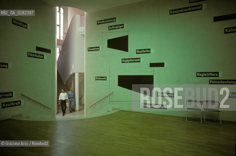 GERMANIA ( ASSIA ) FRANCOFORTE SUL MENO ( FRANKFURT ) : MUSEO DARTE MODERNA DI HANS HOLLEIN   - © 1996 Graziano Arici/Rosebud2 / GEO /  ARCHITETTURA CONTEMPORANEA