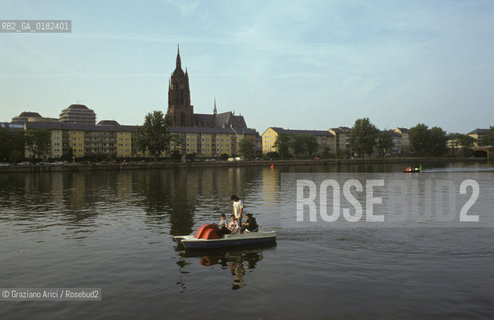 GERMANIA ( ASSIA ) FRANCOFORTE SUL MENO ( FRANKFURT ) : IL FIUME MENO   - © 1996 Graziano Arici/Rosebud2 / GEO / BARCA