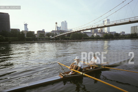 GERMANIA ( ASSIA ) FRANCOFORTE SUL MENO ( FRANKFURT ) : IL FIUME MENO   - © 1996 Graziano Arici/Rosebud2 / GEO / BARCA
