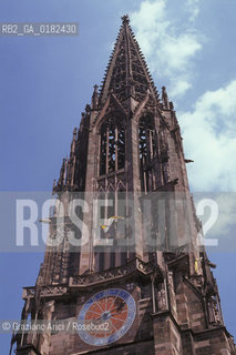 GERMANIA ( BADEN-WURTTEMBERB ) FRIBURGO ( FREIBURG IM BREISGAU ) : LA PIAZZA DELLA CATTEDRALE    - © 1996 Graziano Arici/Rosebud2 / GEO / GOTICO