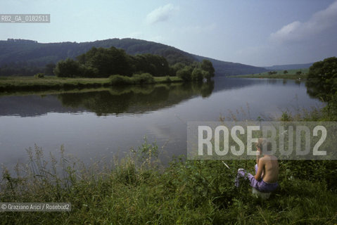 GERMANIA ( ASSIA ) HANNMUNDEN :  IL FIUME FULDA    - © 1996 Graziano Arici/Rosebud2 / GEO / PESCA