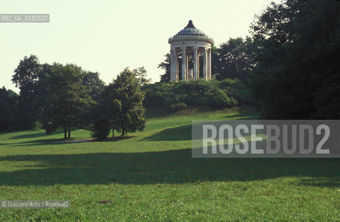 GERMANIA ( BAVIERA ) MONACO :  IL PARCO ENGLISCHER GARTEN    - © 1996 Graziano Arici/Rosebud2 / GEO