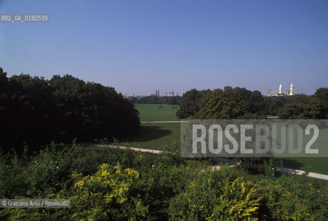 GERMANIA ( BAVIERA ) MONACO :  IL PARCO ENGLISCHER GARTEN    - © 1996 Graziano Arici/Rosebud2 / GEO
