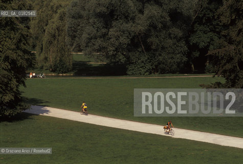 GERMANIA ( BAVIERA ) MONACO :  IL PARCO ENGLISCHER GARTEN    - © 1996 Graziano Arici/Rosebud2 / GEO