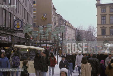 GERMANIA ( BAVIERA ) MONACO :  IL TAL   - © 1996 Graziano Arici/Rosebud2 / GEO / STRADA