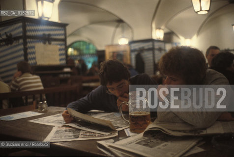 GERMANIA ( BAVIERA ) MONACO :  BIRRERIA   - © 1996 Graziano Arici/Rosebud2 / GEO