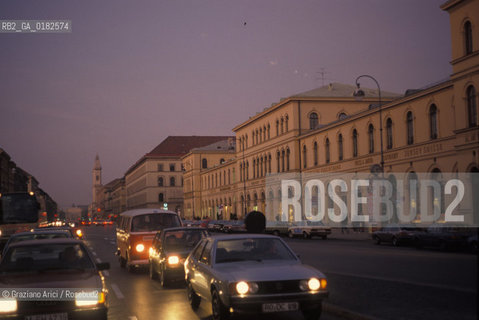 GERMANIA ( BAVIERA ) MONACO :  LUDWIGSTRASSE   - © 1996 Graziano Arici/Rosebud2 / GEO