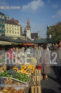 GERMANIA ( BAVIERA ) MONACO :  MERCATO AL VIKTUALENMARKT   - © 1996 Graziano Arici/Rosebud2 / GEO