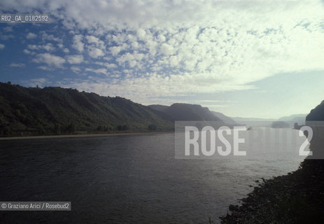 GERMANIA ( PALATINATO ) HIRZENACH :  IL FIUME RENO     - © 1996 Graziano Arici/Rosebud2 / GEO / RENO