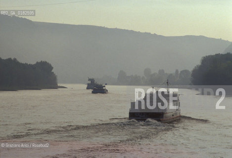 GERMANIA ( PALATINATO ) HIRZENACH :  IL FIUME RENO     - © 1996 Graziano Arici/Rosebud2 / GEO / RENO