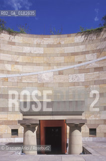 GERMANIA ( BADEN-WURTTENBERG ) STOCCARDA ( STUTTGART )  LA STAATSGALERIE DI JAMES STIRLING    - © 1996 Graziano Arici/Rosebud2 / GEO / ARCHITETTURA CONTEMPORANEA / MUSEO