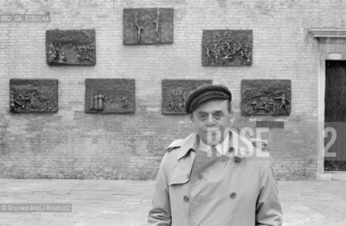THE SCULPTOR BLATAS ARBIT AT THE GHETTO OF VENICE - 196? © ARCHIVIO Graziano Arici/Rosebud2  / ARTE / SCULTORE