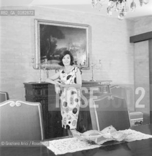 THE OPERA SINGER ROSANNA CARTERI AT HER HOME - PADUA - 1964 © ARCHIVIO Graziano Arici/Rosebud2  / MUSICA LIRICA / CANTANTE LIRICO