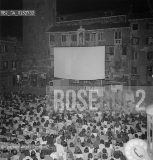 THE GIORNATE DEL CINEMA ITALIANO AGAINST THE VENICE FILM FESTIVAL - 1973 - © ARCHIVIO Graziano Arici/Rosebud2  / CINEMA / CONTROFESTIVAL / CONTESTAZIONE / PUBBLICO / SCHERMO
