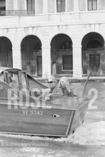 THE CONDUCTOR HERBERT VON KARAJAN WITH HIS WIFE ELIETTE - VENICE  - 1970 © ARCHIVIO Graziano Arici/Rosebud2  / MUSICA / DIRETTORE DORCHESTRA / MOTOSCAFO