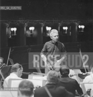 THE CONDUCTOR HERBERT VON KARAJAN AT THE LA FENICE THEATRE - VENICE  - 1970 © ARCHIVIO Graziano Arici/Rosebud2  / MUSICA / DIRETTORE DORCHESTRA / TEATRO LA FENICE