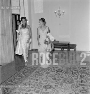 THE JOURNALIST ELSA MAXWELLS PARTY IN VENICE LIDO : TINA ONASSIS , ARISTOTILE ONASSIS WIFE - 1959 - © ARCHIVIO Graziano Arici/Rosebud2  / VARIE / GIORNALISTA / LETTERATURA / FESTA