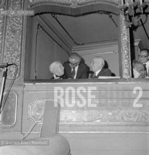 THE PIANIST ARTHUR RUBINSTEIN WITH THE MININISTER AMINTORE FANFANI AT THE THEATRE LA FENICE IN VENICE - UNA VITA PER LA MUSICA AWARD   - 1979  © ARCHIVIO Graziano Arici/Rosebud2  / MUSICA / PIANISTA / POLITICA / MINISTRO / TEATRO
