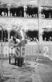 THE GUITARIST ANDRES SEGOVIA AT THE LA FENICE THEATRE FOR THE  UNA VITA NELLA MUSICA AWARD - VENICE- 1980 © ARCHIVIO Graziano Arici/Rosebud2  / MUSICA / CHITARRISTA / TEATRO LA FENICE